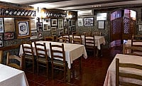 Restaurante Adega do Avelino  inside