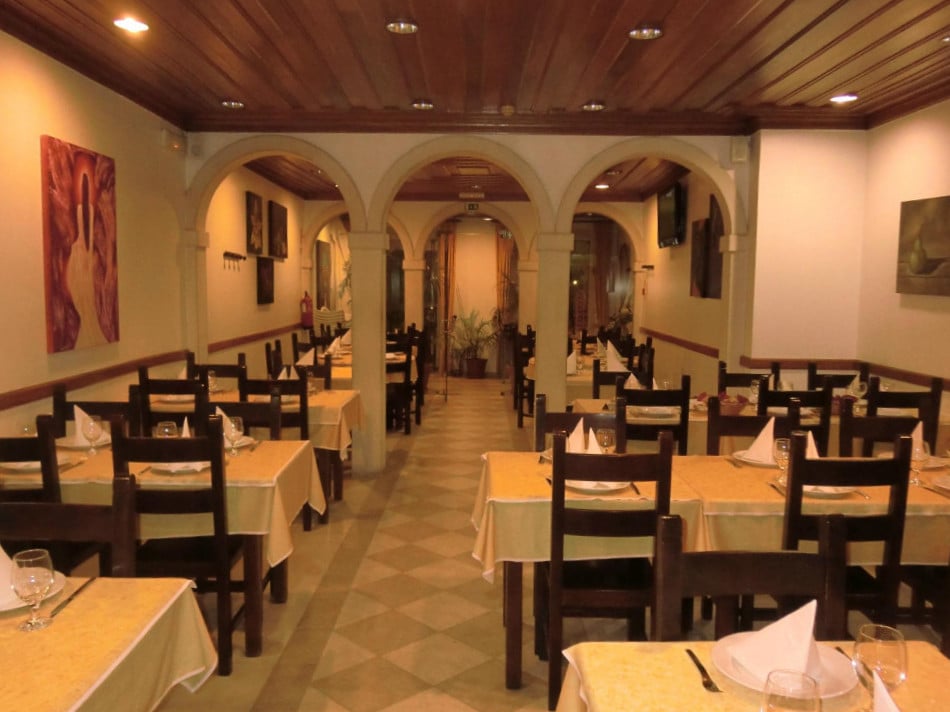 Sala de jantar Tradicional - Picture of O Tabuleiro, Tomar - Tripadvisor